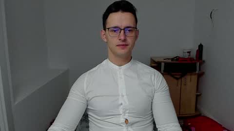 Snapshot of sexxymuscles4u chatting on January 9, 6:59 am Sexxymuscles4U online show from January 9, 6:59 am