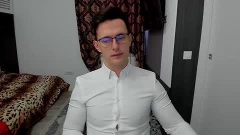 Snapshot of sexxymuscles4u chatting on February 20, 8:06 am Sexxymuscles4U online show from February 20, 8:06 am