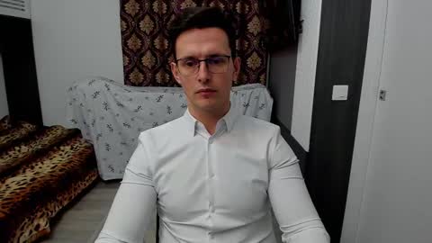 Snapshot of sexxymuscles4u chatting on March 11, 5:13 pm Sexxymuscles4U online show from March 11, 5:13 pm