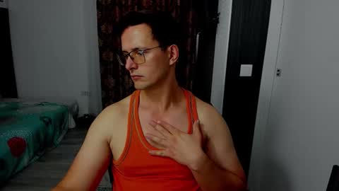 Snapshot of sexxymuscles4u chatting on September 13, 9:53 am Sexxymuscles4U online show from September 13, 9:53 am