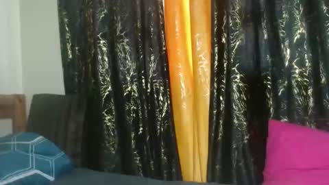 sexxypritty online show from May 7, 5:35 am