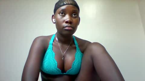 Snapshot of sexxyvajaina chatting on December 2, 11:40 pm sexxyvajaina online show from December 2, 11:40 pm