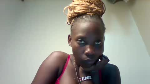 Snapshot of sexxyvajaina chatting on January 22, 8:18 am sexxyvajaina online show from January 22, 8:18 am