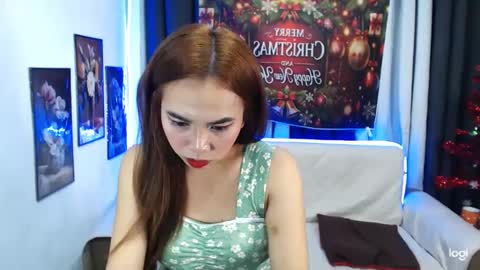 Snapshot of sexxywild_asiants4uxxx chatting on December 27, 3:20 am Jessica online show from December 27, 3:20 am
