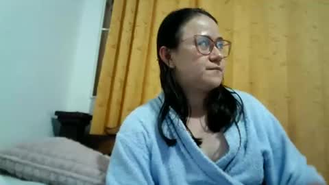 Snapshot of sexy_angelin4 chatting on December 3, 2:03 am Angelina Spencer online show from December 3, 2:03 am