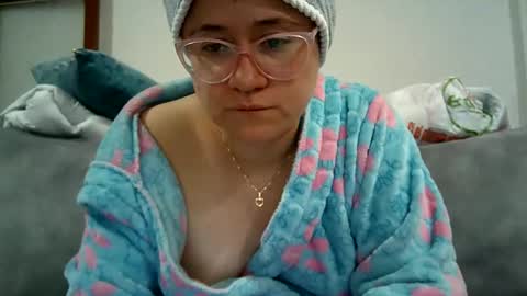 Snapshot of sexy_angelin4 chatting on February 13, 11:47 pm Angelina Spencer online show from February 13, 11:47 pm