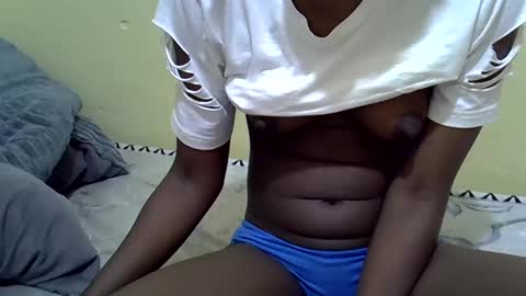 Snapshot of sexy_aph43 chatting on January 8, 3:40 am Kelly Q online show from January 8, 3:40 am