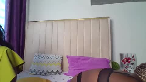 Snapshot of sexy_ari2 chatting on May 10, 8:19 am sexy_ari2 online show from May 10, 8:19 am