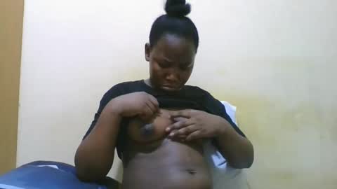 Snapshot of sexy_ariana90 chatting on October 8, 10:57 am Reshia online show from October 8, 10:57 am