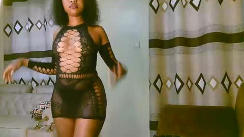 Snapshot of sexy_ariana_2 chatting on November 15, 11:18 am Ariana online show from November 15, 11:18 am