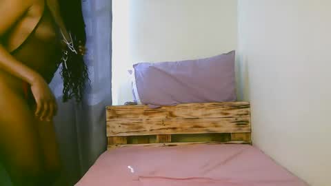 Snapshot of sexy_ariana_2 chatting on January 13, 6:29 am Ariana online show from January 13, 6:29 am