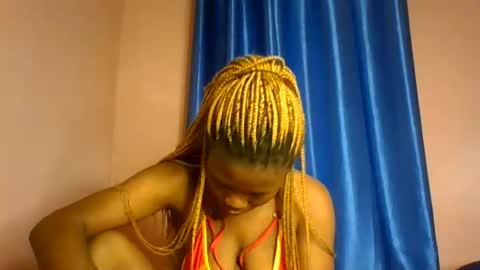 Snapshot of sexy_bellah1 chatting on June 29, 6:19 pm bellah online show from June 29, 6:19 pm