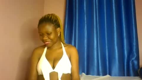 Snapshot of sexy_bellah1 chatting on July 15, 6:46 pm bellah online show from July 15, 6:46 pm