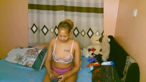 sexy_bluegirl online show from October 27, 12:15 am