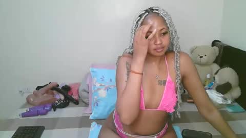 sexy_bluegirl online show from May 9, 6:51 am