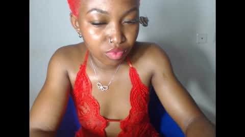 Snapshot of sexy_bluey247 chatting on November 4, 5:12 pm sexy_bluey247 online show from November 4, 5:12 pm