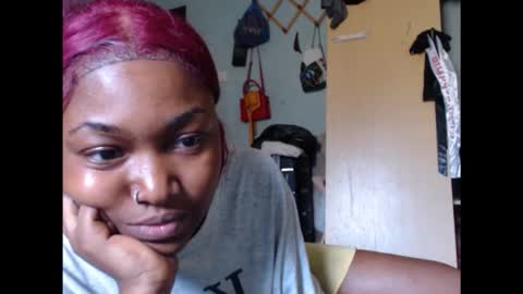 Snapshot of sexy_bluey247 chatting on November 13, 12:04 pm sexy_bluey247 online show from November 13, 12:04 pm