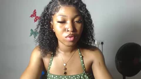 Snapshot of sexy_bluey247 chatting on November 25, 8:09 pm sexy_bluey247 online show from November 25, 8:09 pm