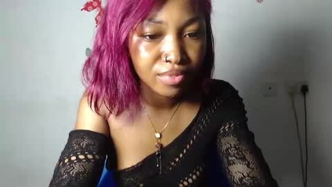 Snapshot of sexy_bluey247 chatting on December 2, 7:42 pm sexy_bluey247 online show from December 2, 7:42 pm