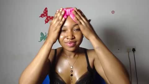 Snapshot of sexy_bluey247 chatting on December 3, 7:49 am sexy_bluey247 online show from December 3, 7:49 am