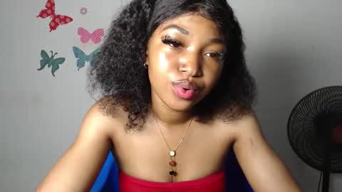 Snapshot of sexy_bluey247 chatting on December 17, 6:19 am sexy_bluey247 online show from December 17, 6:19 am