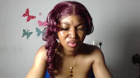 Snapshot of sexy_bluey247 chatting on December 18, 6:30 am sexy_bluey247 online show from December 18, 6:30 am