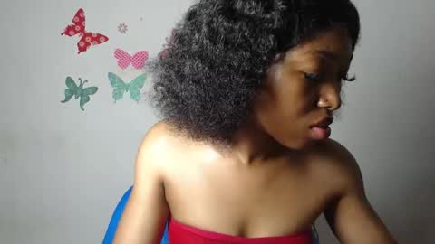 Snapshot of sexy_bluey247 chatting on January 11, 8:25 pm sexy_bluey247 online show from January 11, 8:25 pm