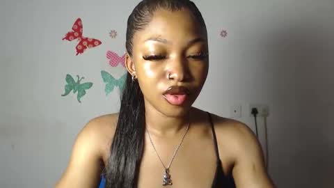 Snapshot of sexy_bluey247 chatting on January 18, 2:43 pm sexy_bluey247 online show from January 18, 2:43 pm