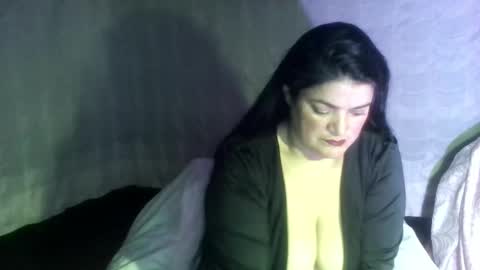 Snapshot of sexy_camy chatting on September 22, 1:18 am Camy Yamy online show from September 22, 1:18 am