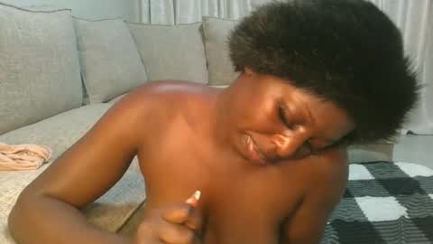 Snapshot of sexy_candia chatting on May 19, 9:10 pm Stacy online show from May 19, 9:10 pm