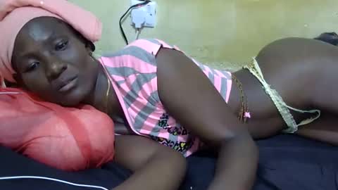sexy_candy9 online show from May 14, 12:01 pm