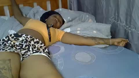 Snapshot of sexy_carina10 chatting on February 13, 6:37 pm sexy_carina10 online show from February 13, 6:37 pm