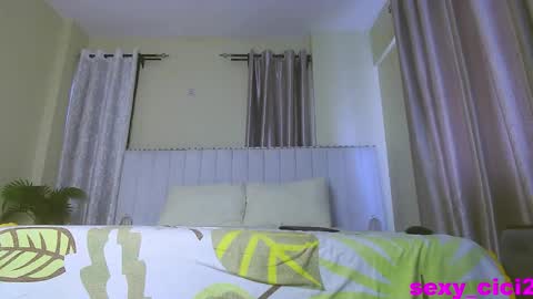 Snapshot of sexy_cici2 chatting on November 21, 6:23 am foxxy sweets online show from November 21, 6:23 am