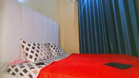 foxxy sweets online show from May 7, 3:56 am