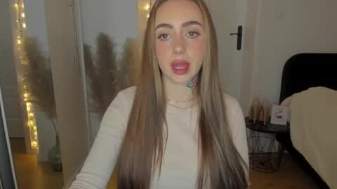 C o r a l i e online show from January 7, 11:56 am