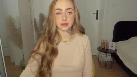 C o r a l i e online show from February 3, 7:35 am