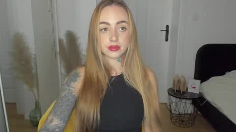 C o r a l i e online show from March 18, 2:53 pm