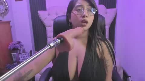 Snapshot of sexy_cristall chatting on June 24, 8:41 pm C R I S T A L online show from June 24, 8:41 pm