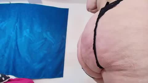 Snapshot of sexy_curvi chatting on April 12, 5:51 pm karla instagram online show from April 12, 5:51 pm