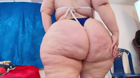 Snapshot of sexy_curvi chatting on May 7, 5:07 pm karla instagram online show from May 7, 5:07 pm