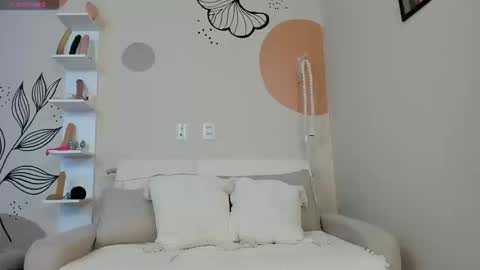 Snapshot of sexy_cutiie chatting on September 9, 2:38 pm Carol online show from September 9, 2:38 pm