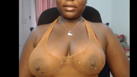 Snapshot of sexy_ebony12 chatting on February 25, 7:18 am Racheal online show from February 25, 7:18 am