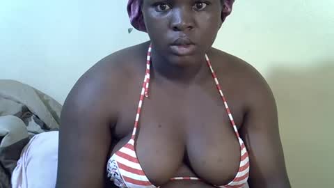 Snapshot of sexy_ebony20 chatting on February 15, 9:05 am ebony online show from February 15, 9:05 am