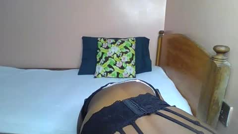 Snapshot of sexy_ellahh chatting on January 15, 12:26 am Ellahh online show from January 15, 12:26 am