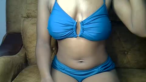 Snapshot of sexy_ellahh chatting on March 16, 2:17 am Ellahh online show from March 16, 2:17 am