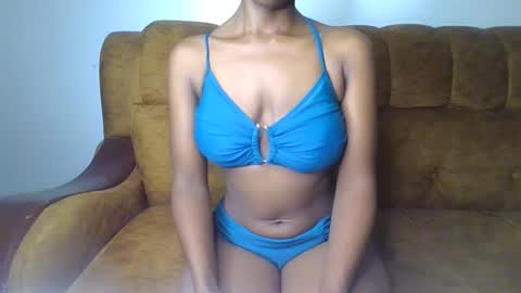 Snapshot of sexy_ellahh chatting on March 24, 1:21 am Ellahh online show from March 24, 1:21 am