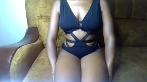 Ellahh online show from May 15, 11:56 pm