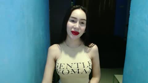 Snapshot of sexy_emily92 chatting on December 4, 4:59 pm sexy_emily92 online show from December 4, 4:59 pm