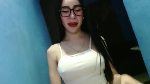 Snapshot of sexy_emily92 chatting on February 10, 1:10 am sexy_emily92 online show from February 10, 1:10 am