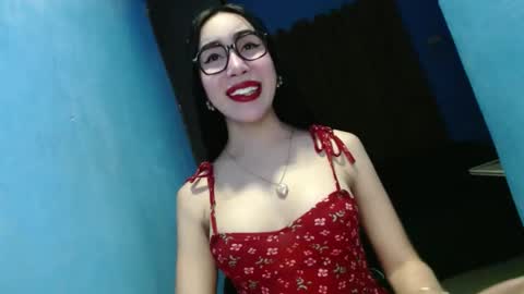 Snapshot of sexy_emily92 chatting on February 14, 9:39 am sexy_emily92 online show from February 14, 9:39 am